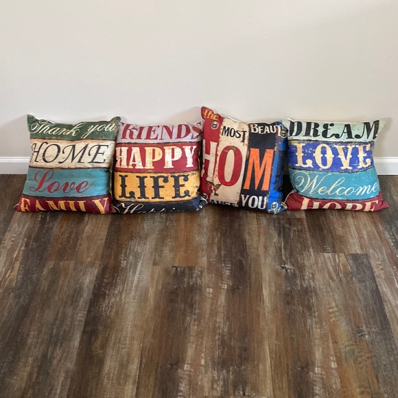 Throw Pillows✨Set of 4